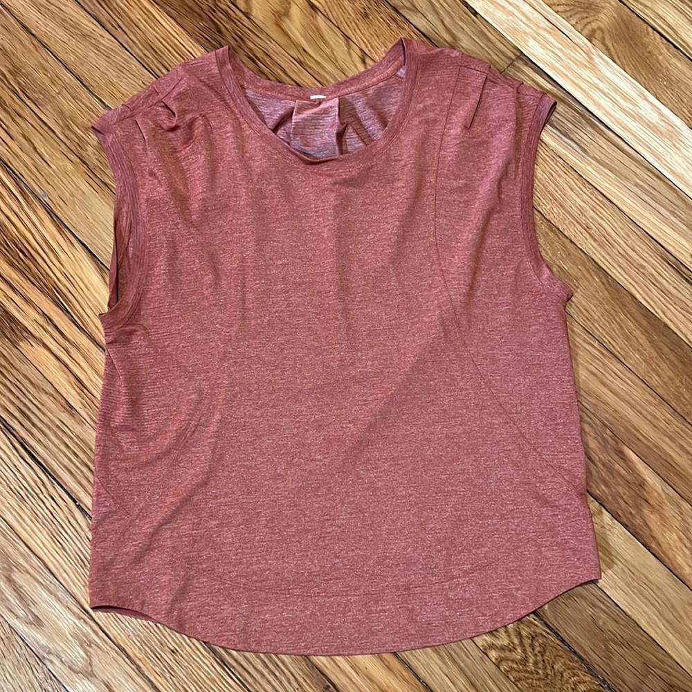 Lululemon top